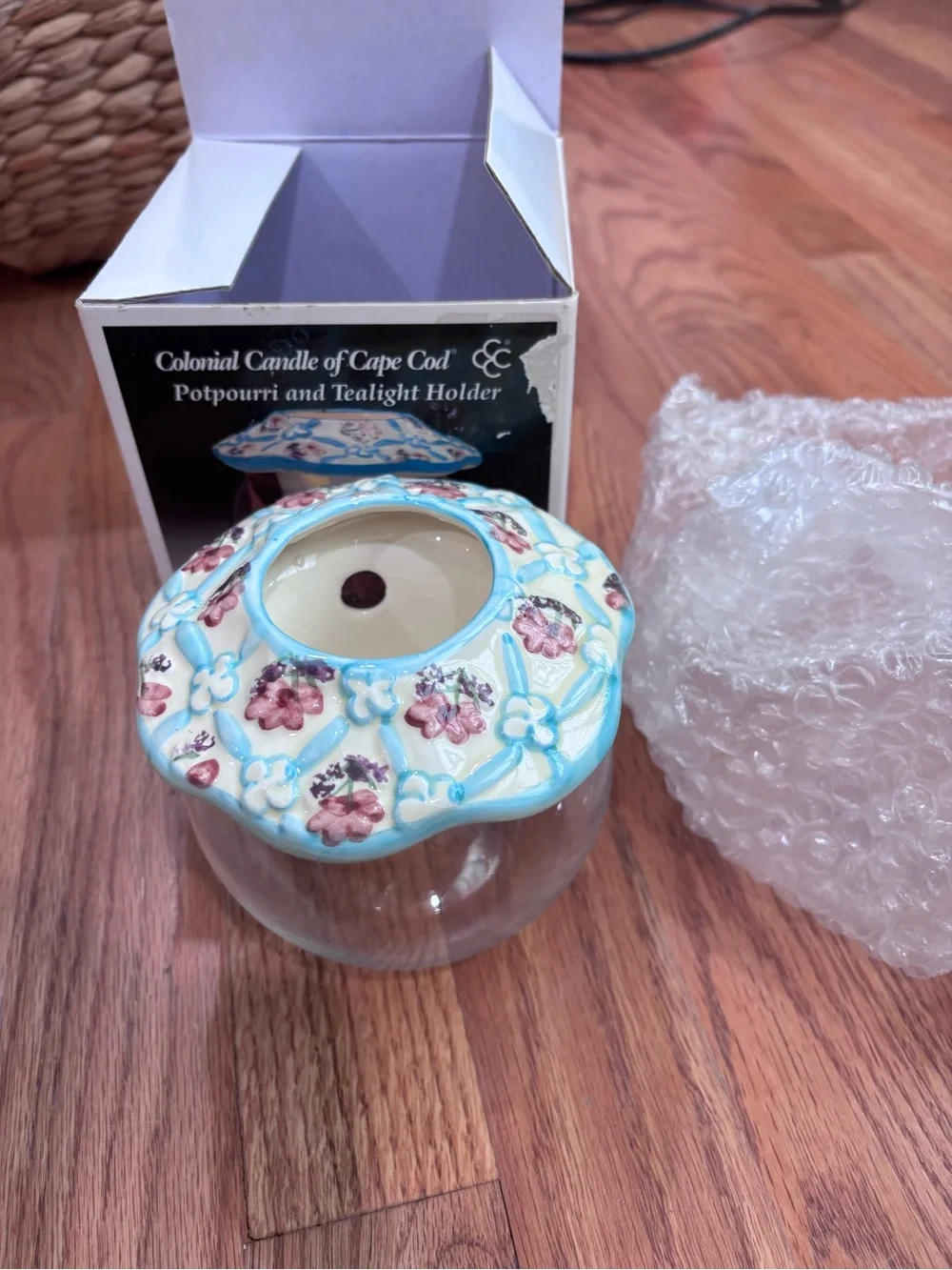 Colonial Candle of Cape Cod Potpourri and Tealight Holder set